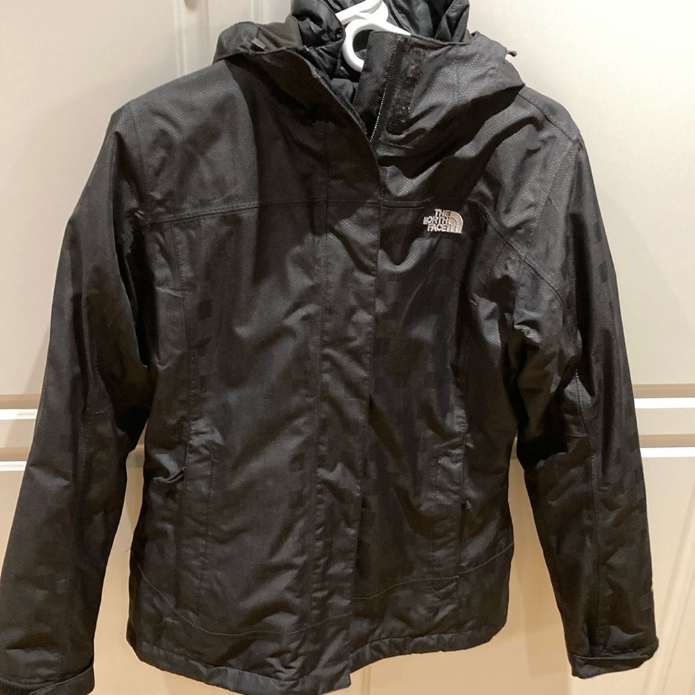 EUC TNF jacket. Size M.